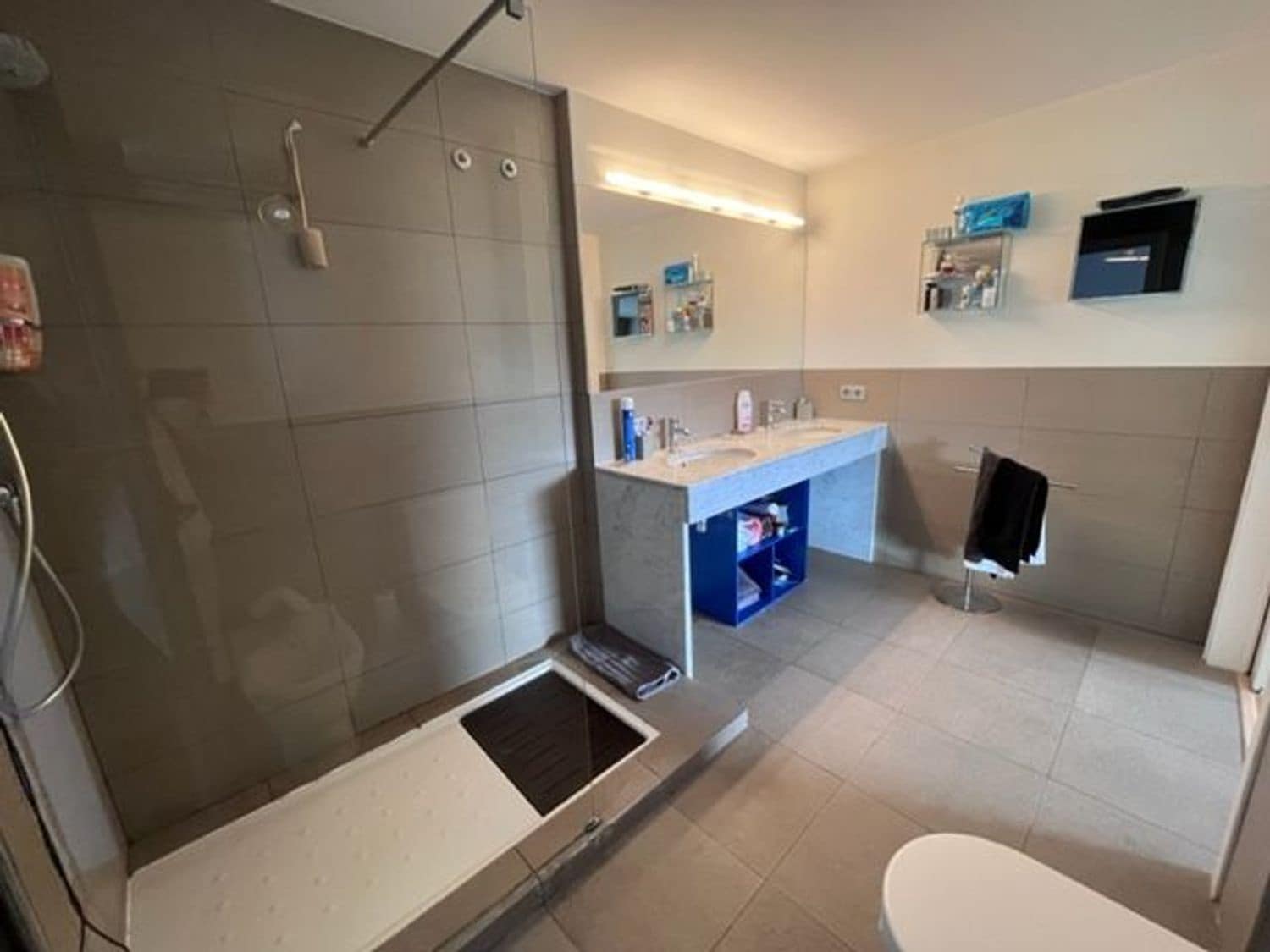 3 makuuhuone Omakotitalo vuokrattavana paikassa Roca Llisa mukana uima-altaan 
autotalli - 3 950 € (Ref: 8322448)