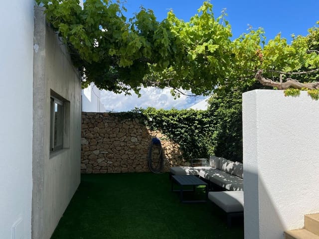 3 bedroom Townhouse for rent in Roca Llisa, Santa Eulalia / Santa Eularia with pool garage - € 3,950 (Ref: 8322448)