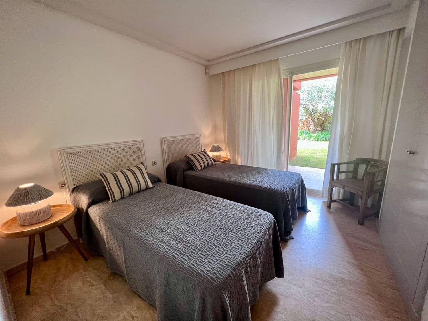 2 soveværelse Lejlighed til leje i Roca Llisa med swimmingpool garage - € 3.000 (Ref: 8406835)