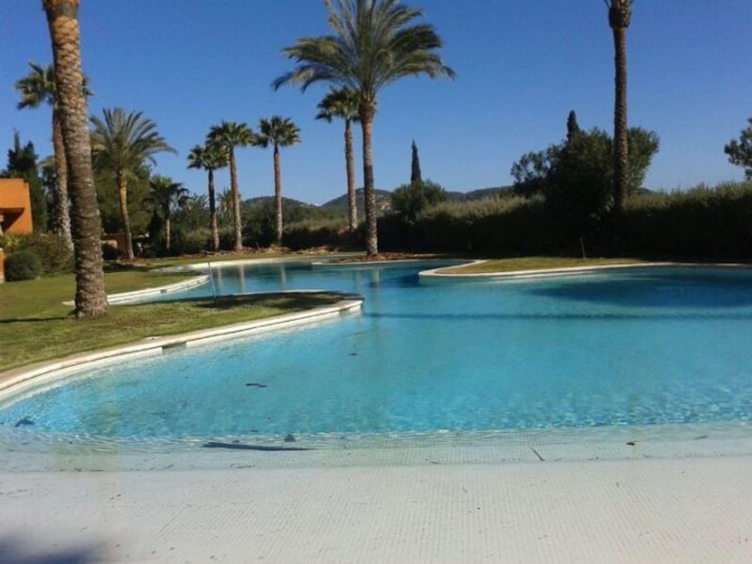 2 soveværelse Lejlighed til leje i Roca Llisa med swimmingpool garage - € 3.000 (Ref: 8406835)