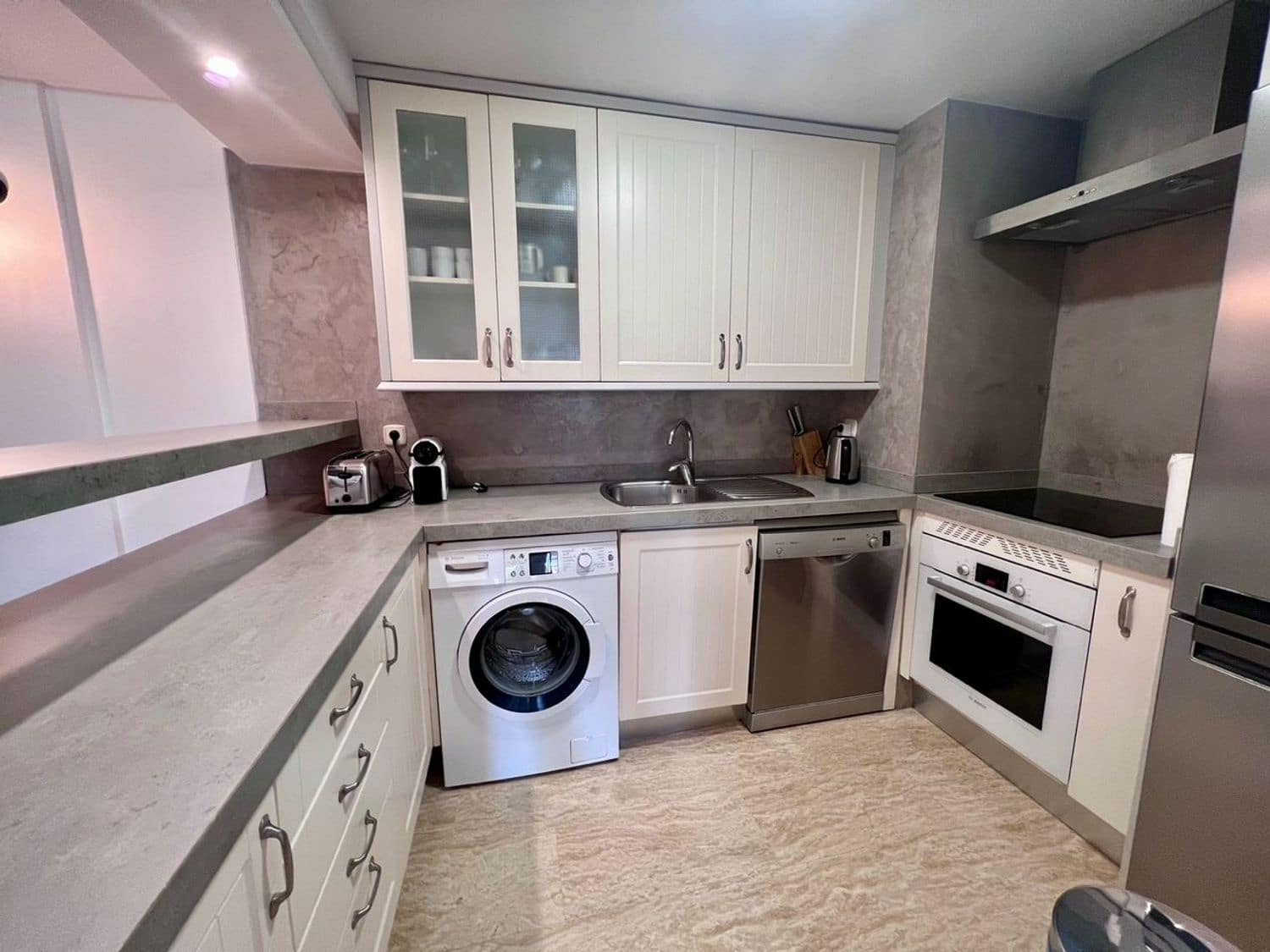 2 soveværelse Lejlighed til leje i Roca Llisa med swimmingpool garage - € 3.000 (Ref: 8406835)