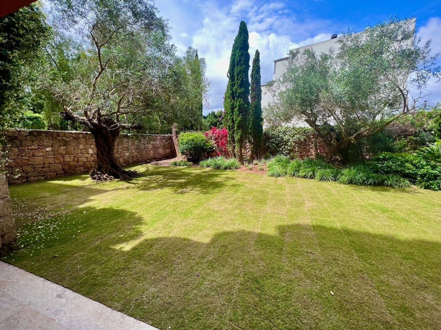 2 soveværelse Lejlighed til leje i Roca Llisa med swimmingpool garage - € 3.000 (Ref: 8406835)