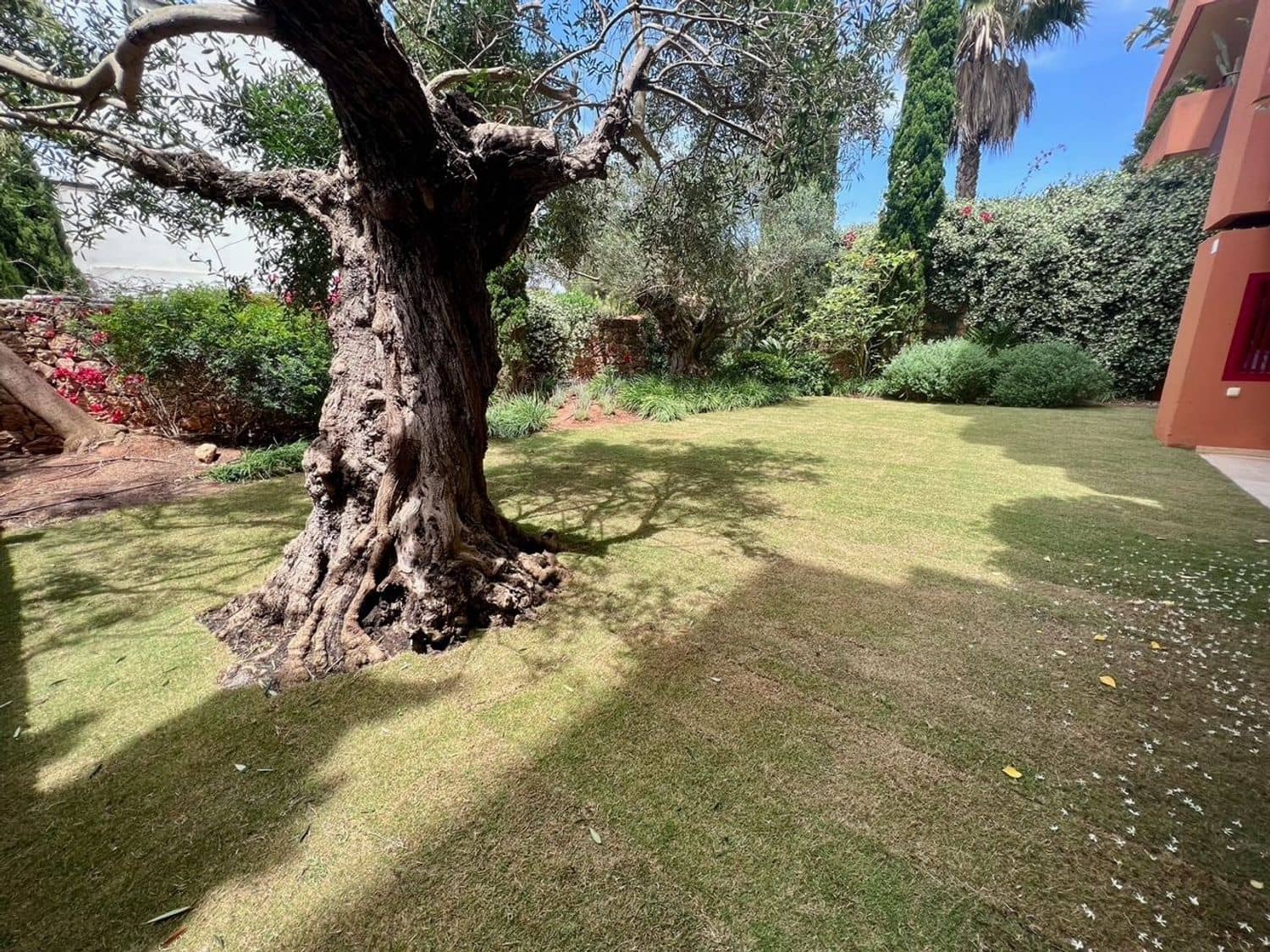 2 bedroom Apartment for rent in Roca Llisa with pool garage - € 3,000 (Ref: 8480327)