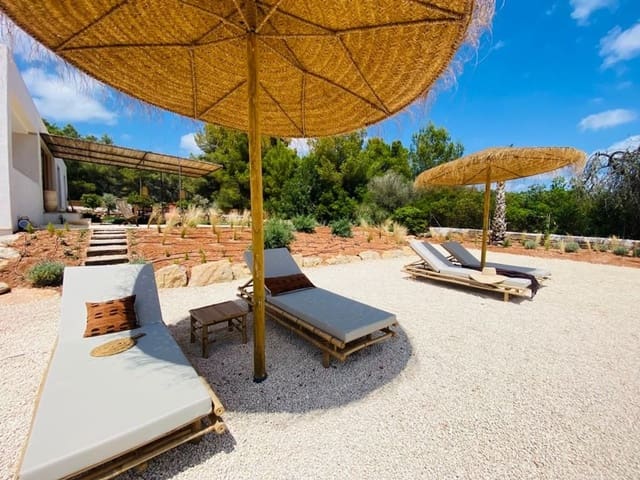 3 bedroom Villa for rent in Sant Llorenç de Balafia, Sant Joan de Labritja with pool garage - € 16,000 (Ref: 8675536)