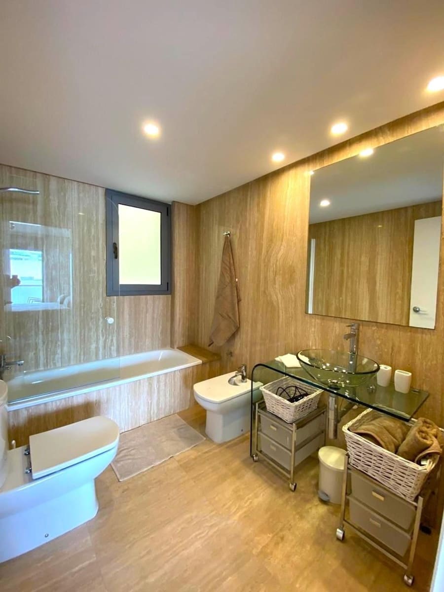 3 bedroom Apartment for sale in Ibiza / Eivissa town with pool garage - € 770,000 (Ref: 8840611)