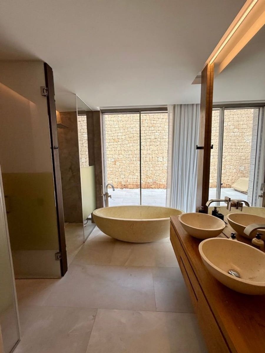 7 soverom Villa til salgs i Nuestra Senora de Jesus med svømmebasseng garasje - € 9 000 000 (Ref: 8847068)