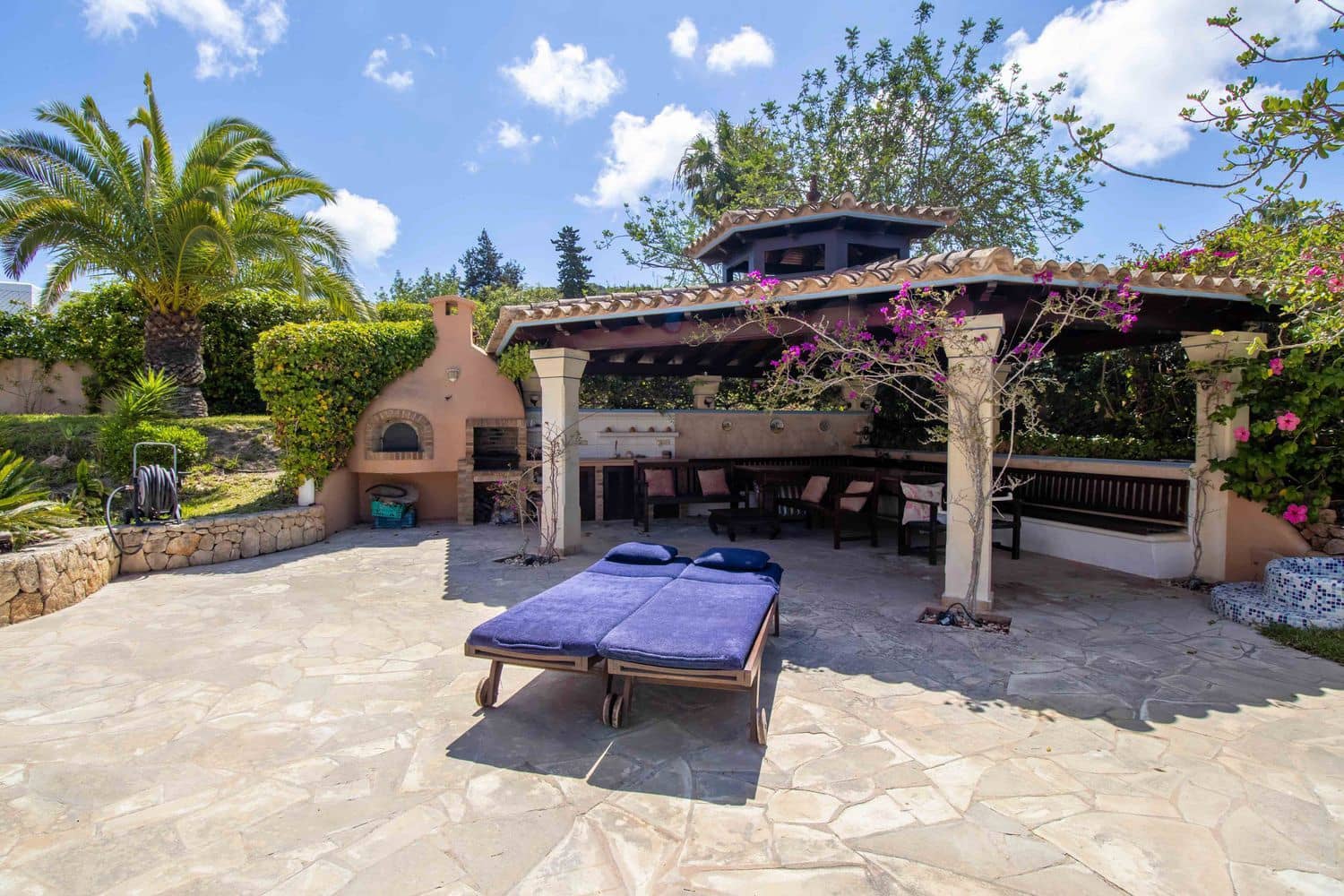 Chalet de 7 habitaciones en Nuestra Señora de Jesus en venta con piscina garaje - 3.960.000 € (Ref: 8889119)