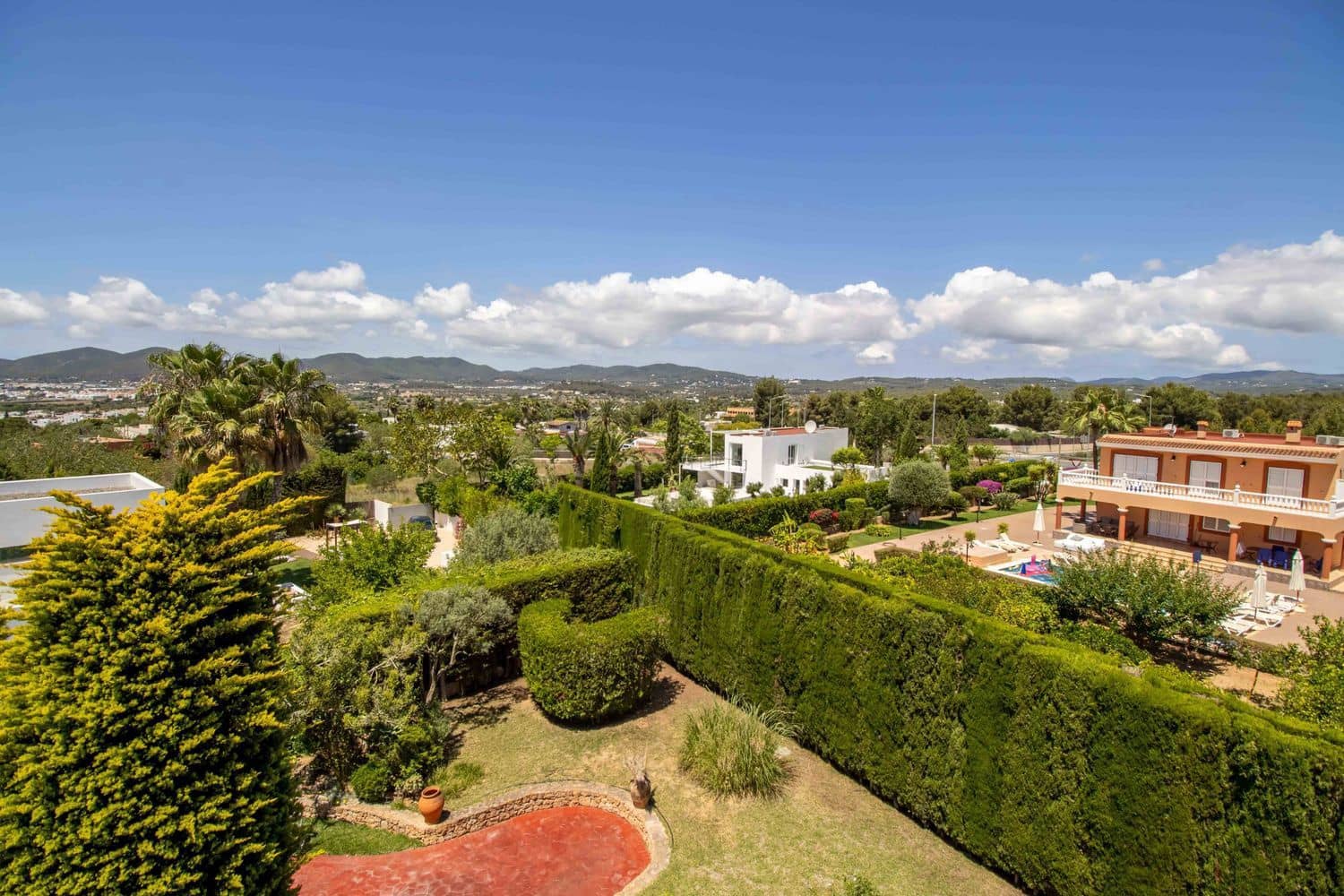 Chalet de 7 habitaciones en Nuestra Señora de Jesus en venta con piscina garaje - 3.960.000 € (Ref: 8889119)