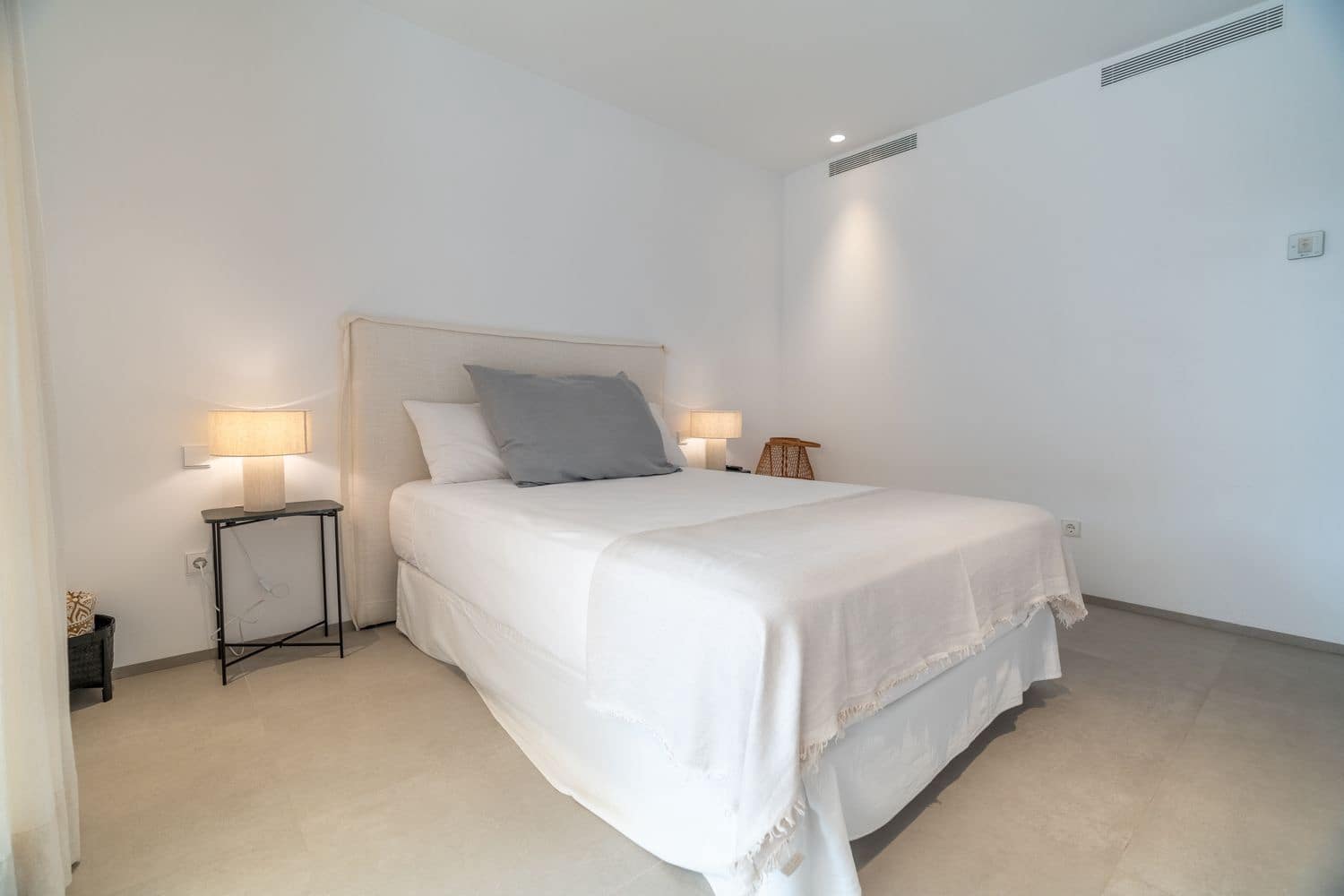 3 soveværelse Byhus til leje i Nuestra Senora de Jesus med swimmingpool garage - € 7.000 (Ref: 8912596)