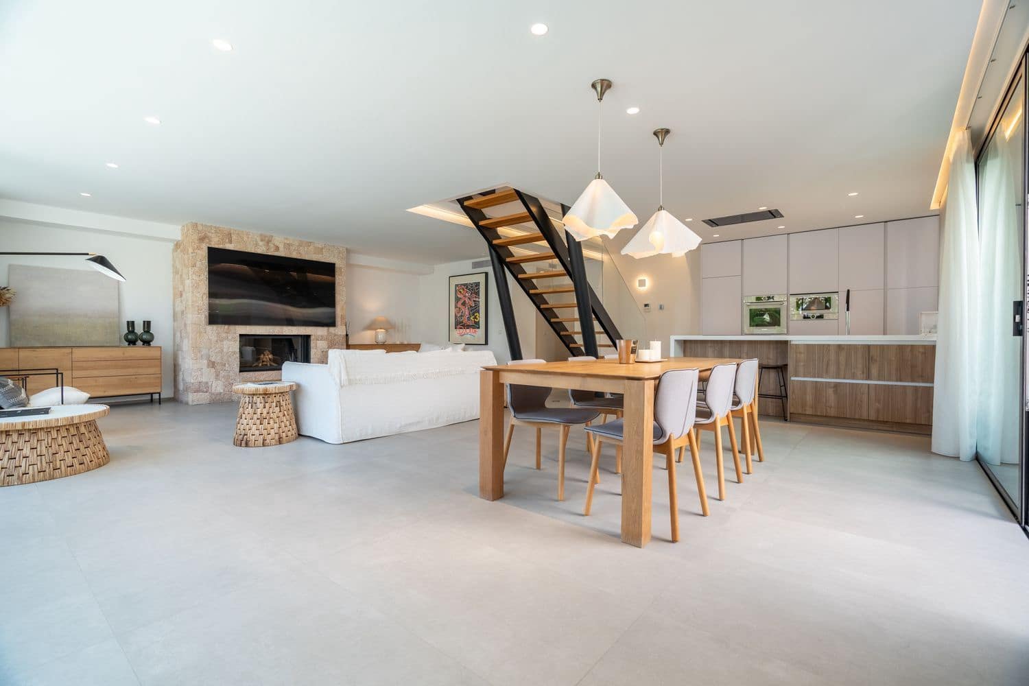 3 soveværelse Byhus til leje i Nuestra Senora de Jesus med swimmingpool garage - € 7.000 (Ref: 8912596)