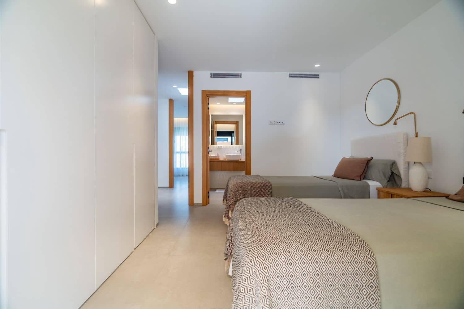 3 soveværelse Byhus til leje i Nuestra Senora de Jesus med swimmingpool garage - € 7.000 (Ref: 8912596)