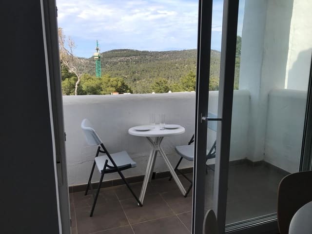 Huoneisto vuokrattavana paikassa San Jose / Sant Josep de Sa Talaia mukana uima-altaan 
autotalli - 900 € (Ref: 8975581)