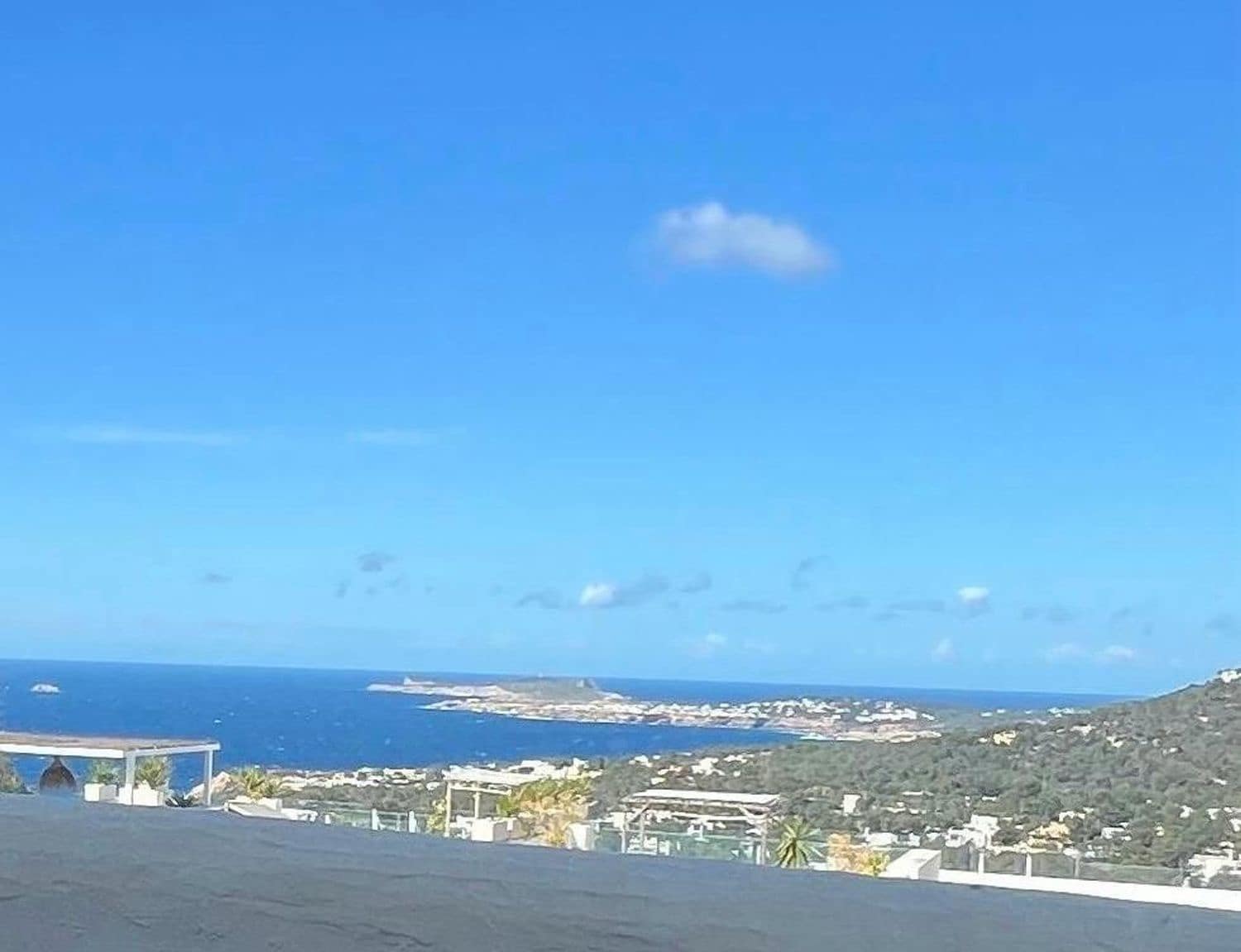 Huoneisto vuokrattavana paikassa San Jose / Sant Josep de Sa Talaia mukana uima-altaan 
autotalli - 900 € (Ref: 8975581)