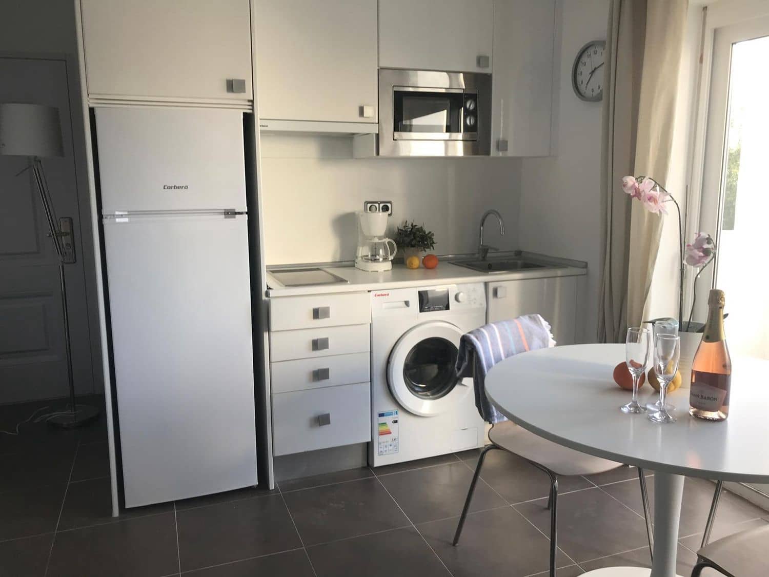 Huoneisto vuokrattavana paikassa San Jose / Sant Josep de Sa Talaia mukana uima-altaan 
autotalli - 900 € (Ref: 8975581)