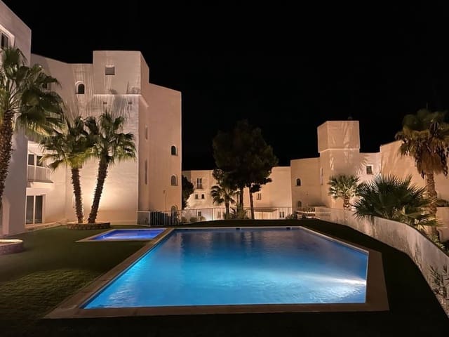 Huoneisto vuokrattavana paikassa San Jose / Sant Josep de Sa Talaia mukana uima-altaan 
autotalli - 900 € (Ref: 8975581)