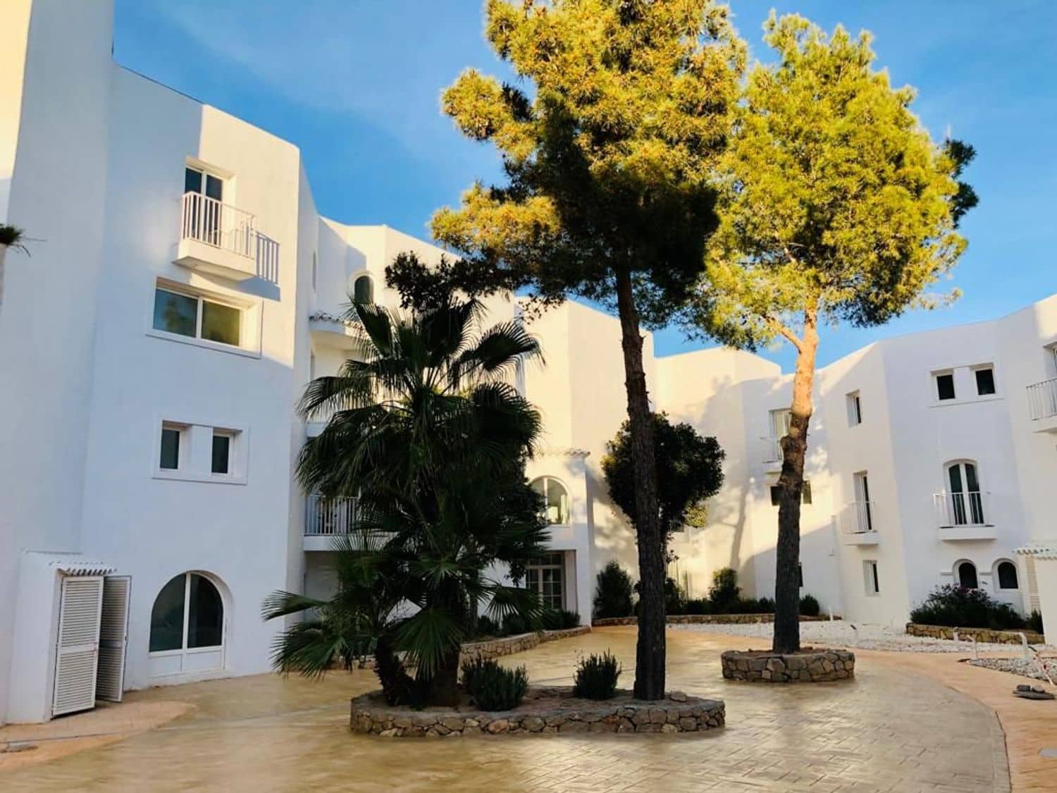 Huoneisto vuokrattavana paikassa San Jose / Sant Josep de Sa Talaia mukana uima-altaan 
autotalli - 900 € (Ref: 8975581)