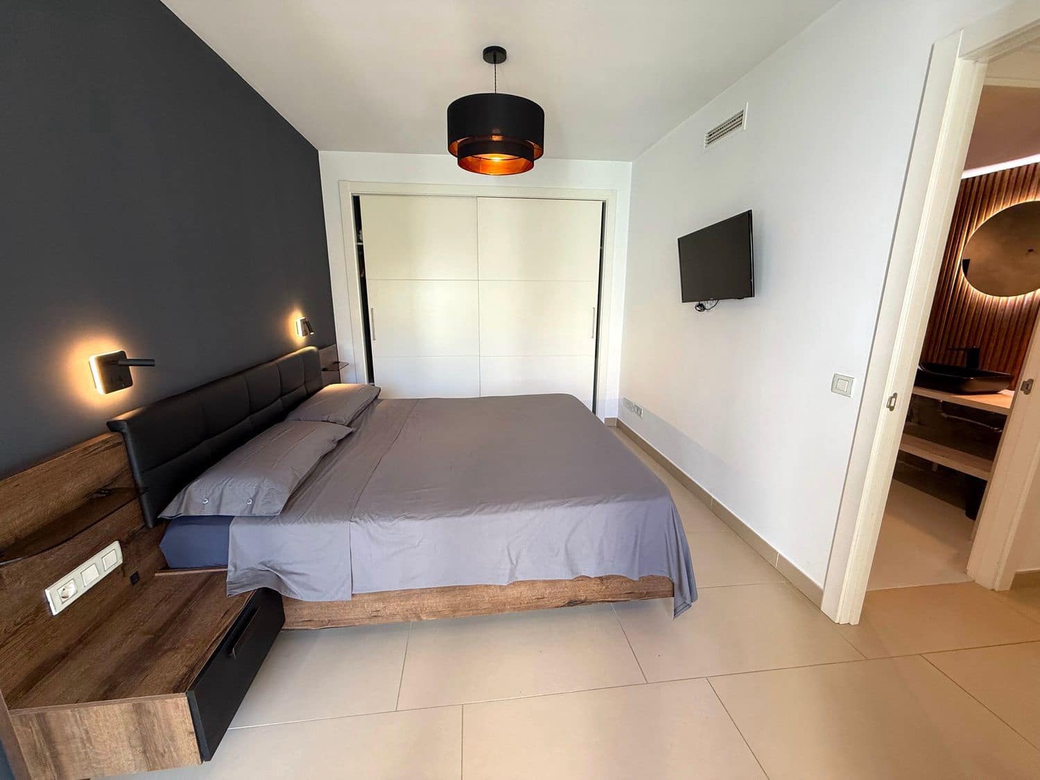 3 soveværelse Lejlighed til leje i Ibiza by med swimmingpool garage - € 2.200 (Ref: 9202098)