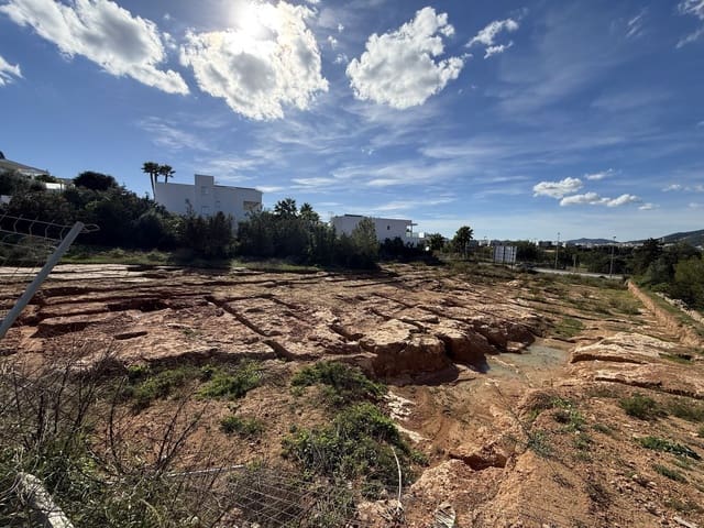 Undeveloped Land for sale in Ibiza / Eivissa town - € 1,590,750 (Ref: 9395573)