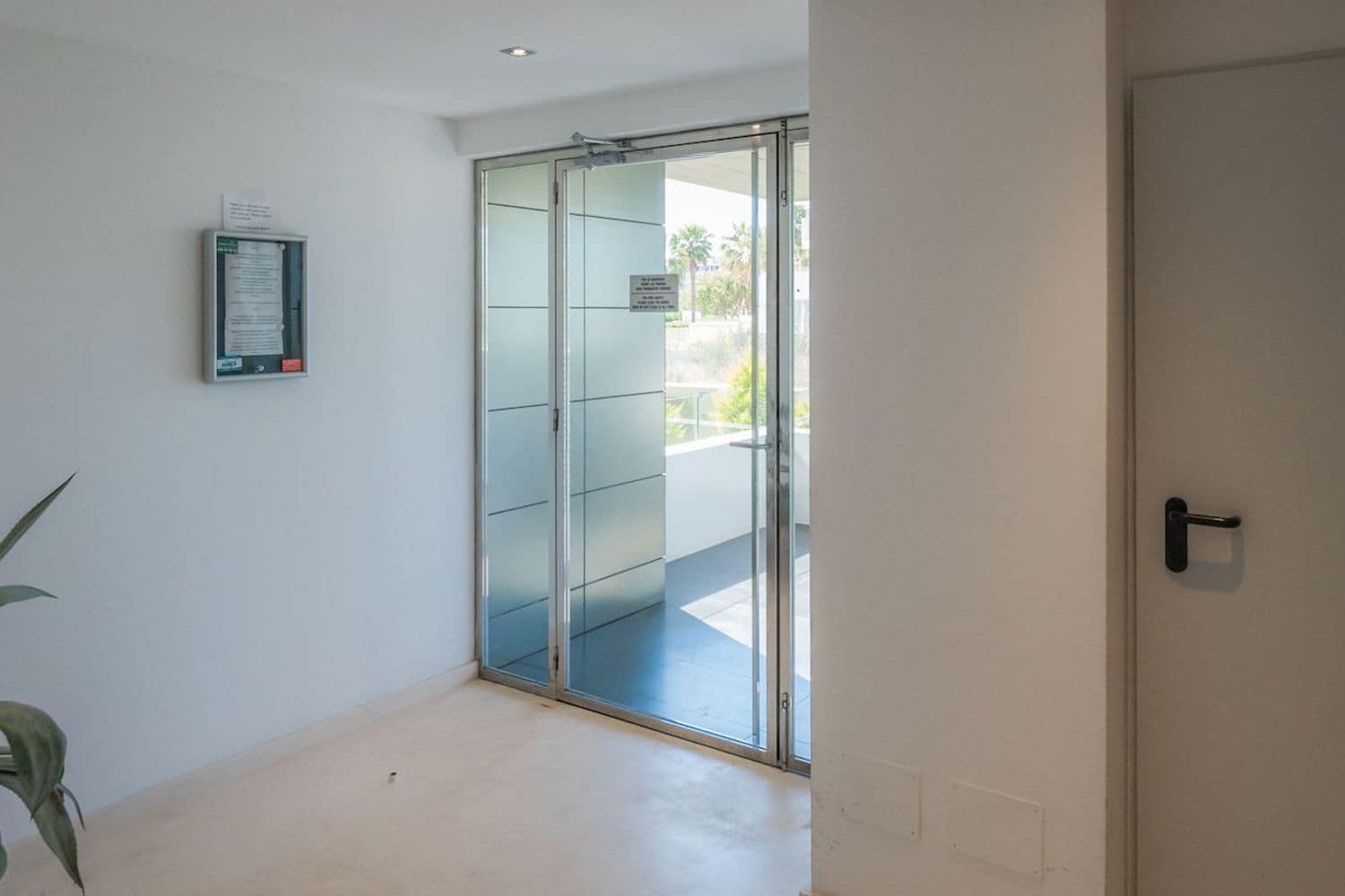 Apartamento de 2 habitaciones en Ibiza / Eivissa ciudad en alquiler con garaje - 3.500 € (Ref: 9557477)