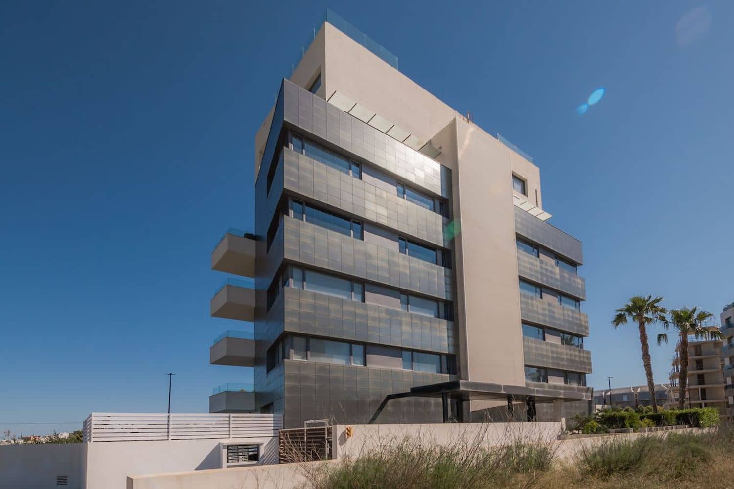 Apartamento de 2 habitaciones en Ibiza / Eivissa ciudad en alquiler con garaje - 3.500 € (Ref: 9557477)