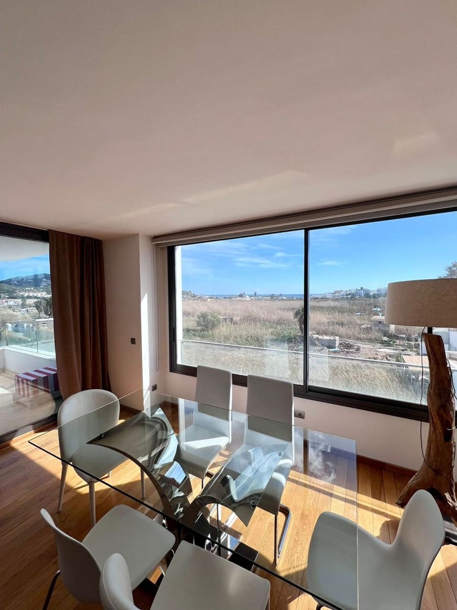 Apartamento de 2 habitaciones en Ibiza / Eivissa ciudad en alquiler con garaje - 3.500 € (Ref: 9557477)