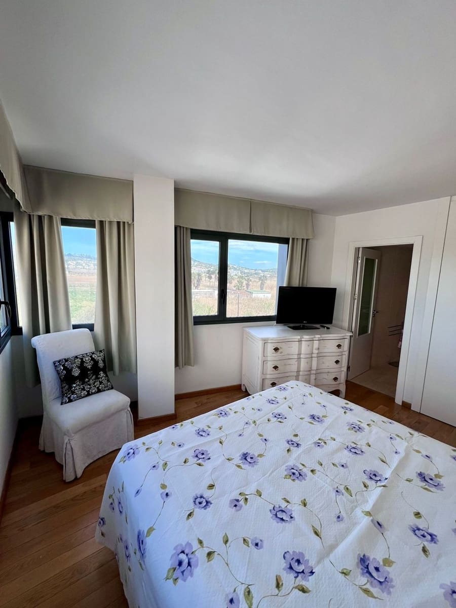 Apartamento de 2 habitaciones en Ibiza / Eivissa ciudad en alquiler con garaje - 3.500 € (Ref: 9557477)