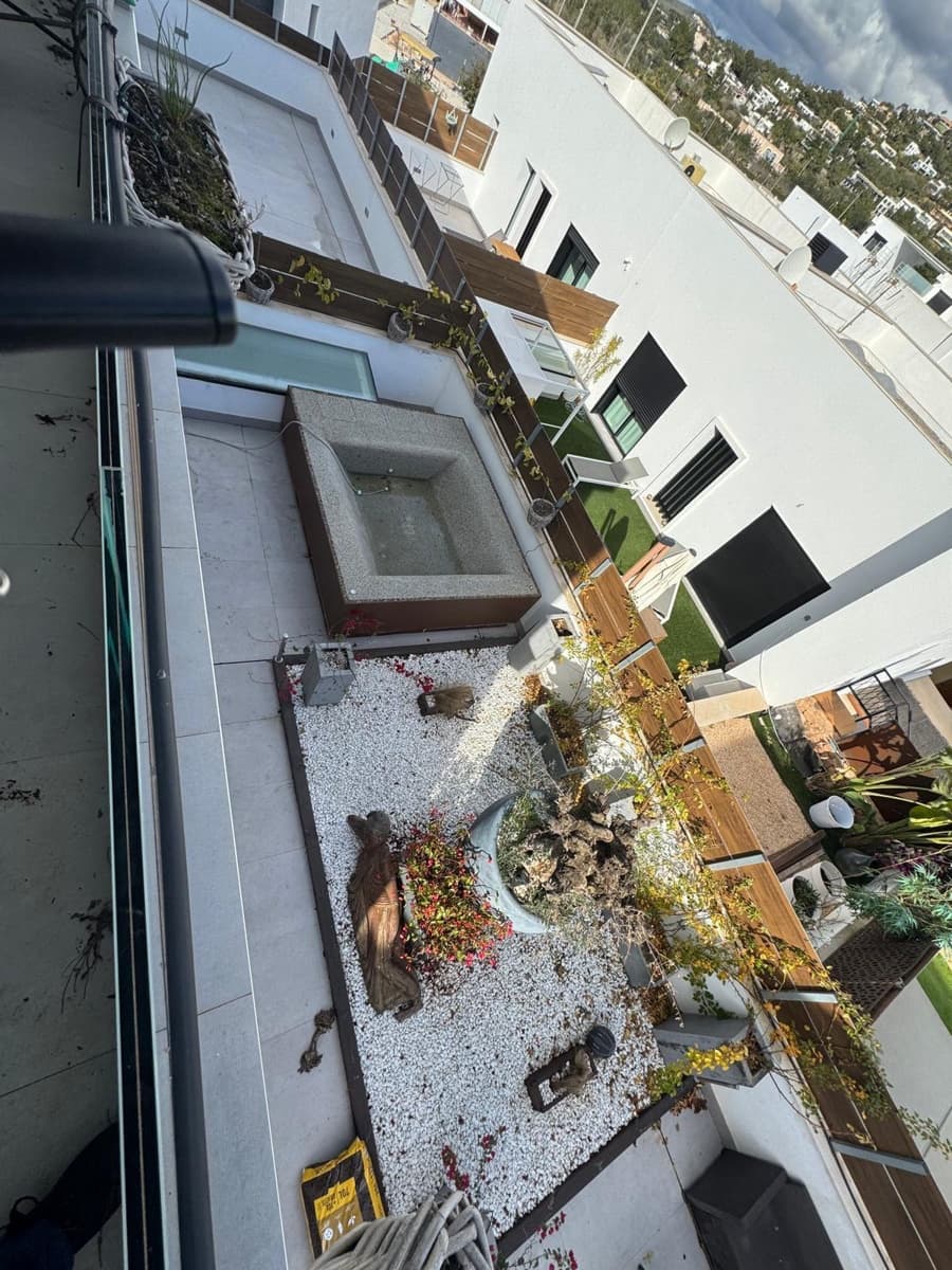 3 sypialnia Dom blizniak na sprzedaż w Nuestra Senora de Jesus z basenem garażem - 1 790 000 € (Ref: 9793274)