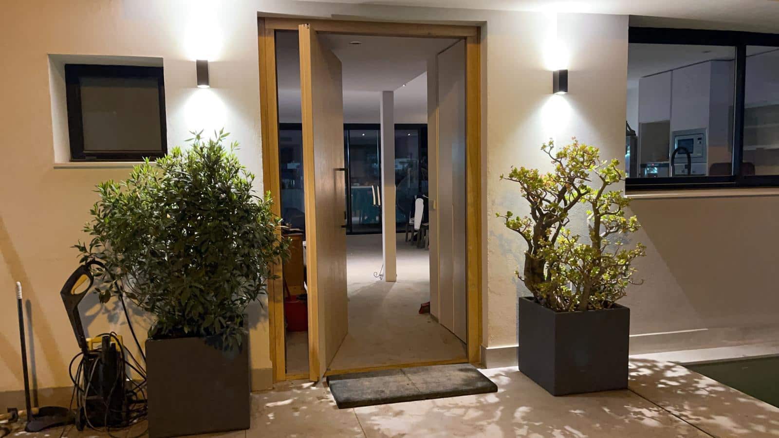 3 sypialnia Dom blizniak na sprzedaż w Nuestra Senora de Jesus z basenem garażem - 1 790 000 € (Ref: 9793274)