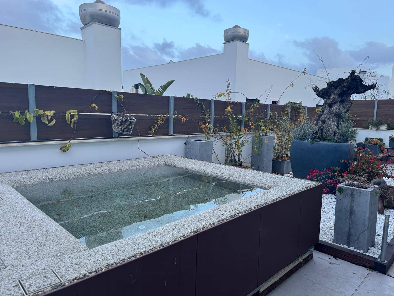 3 sypialnia Dom blizniak na sprzedaż w Nuestra Senora de Jesus z basenem garażem - 1 790 000 € (Ref: 9793274)