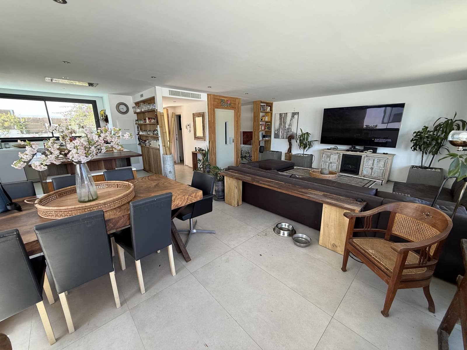 3 sypialnia Dom blizniak na sprzedaż w Nuestra Senora de Jesus z basenem garażem - 1 790 000 € (Ref: 9793274)