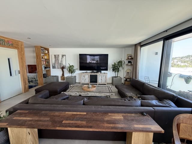 3 sypialnia Dom blizniak na sprzedaż w Nuestra Señora de Jesus, Santa Eulalia / Santa Eularia z basenem garażem - 1 790 000 € (Ref: 9793274)