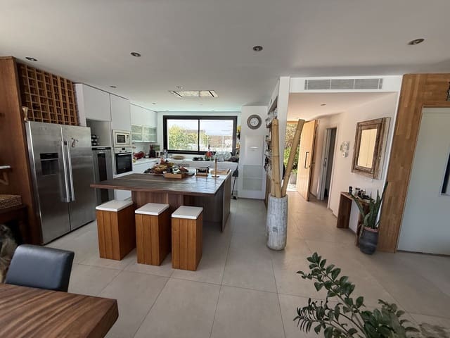 3 sypialnia Dom blizniak na sprzedaż w Nuestra Señora de Jesus, Santa Eulalia / Santa Eularia z basenem garażem - 1 790 000 € (Ref: 9793274)