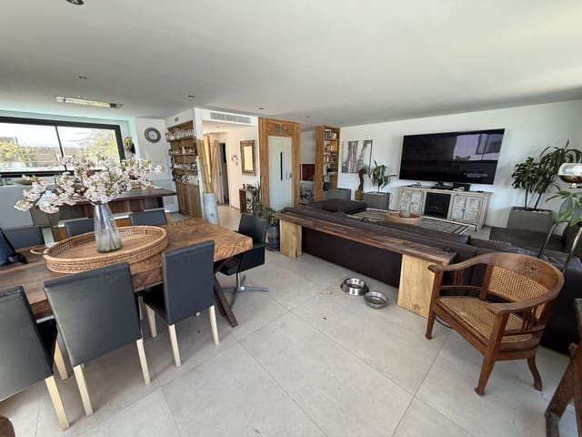 3 sypialnia Dom blizniak na sprzedaż w Nuestra Señora de Jesus, Santa Eulalia / Santa Eularia z basenem garażem - 1 790 000 € (Ref: 9793274)