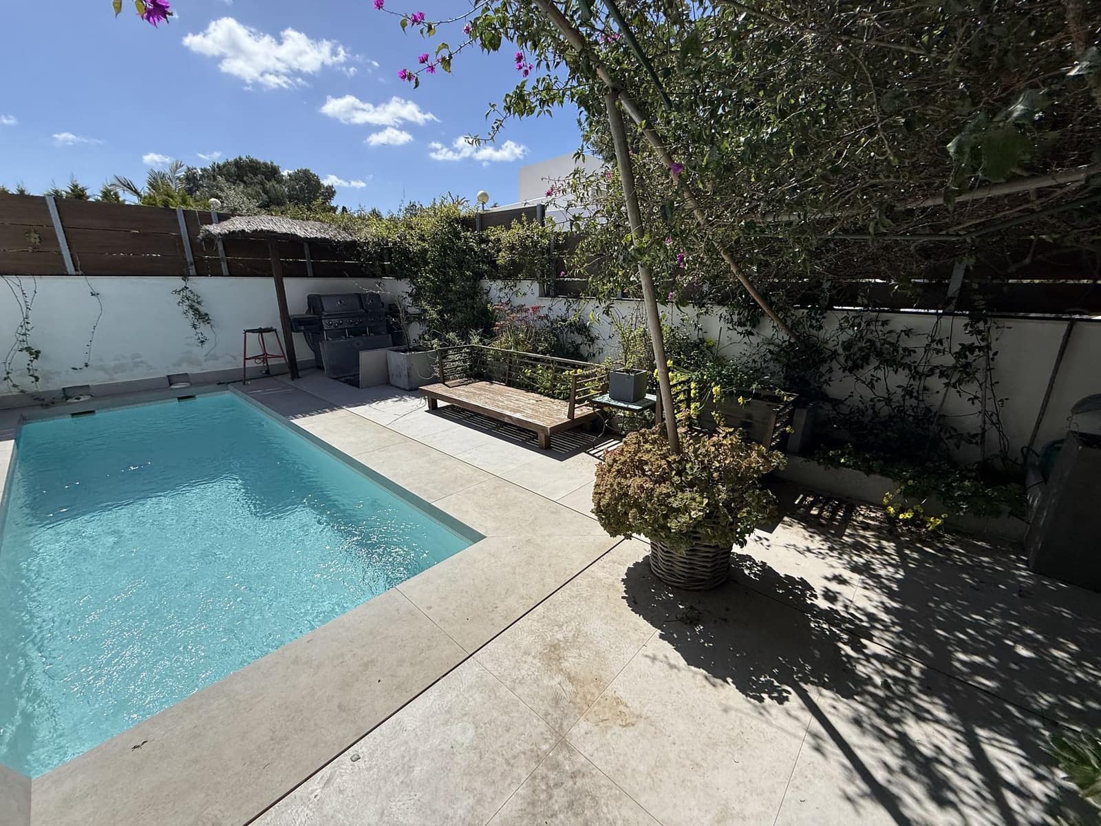 3 sypialnia Dom blizniak na sprzedaż w Nuestra Senora de Jesus z basenem garażem - 1 790 000 € (Ref: 9793274)