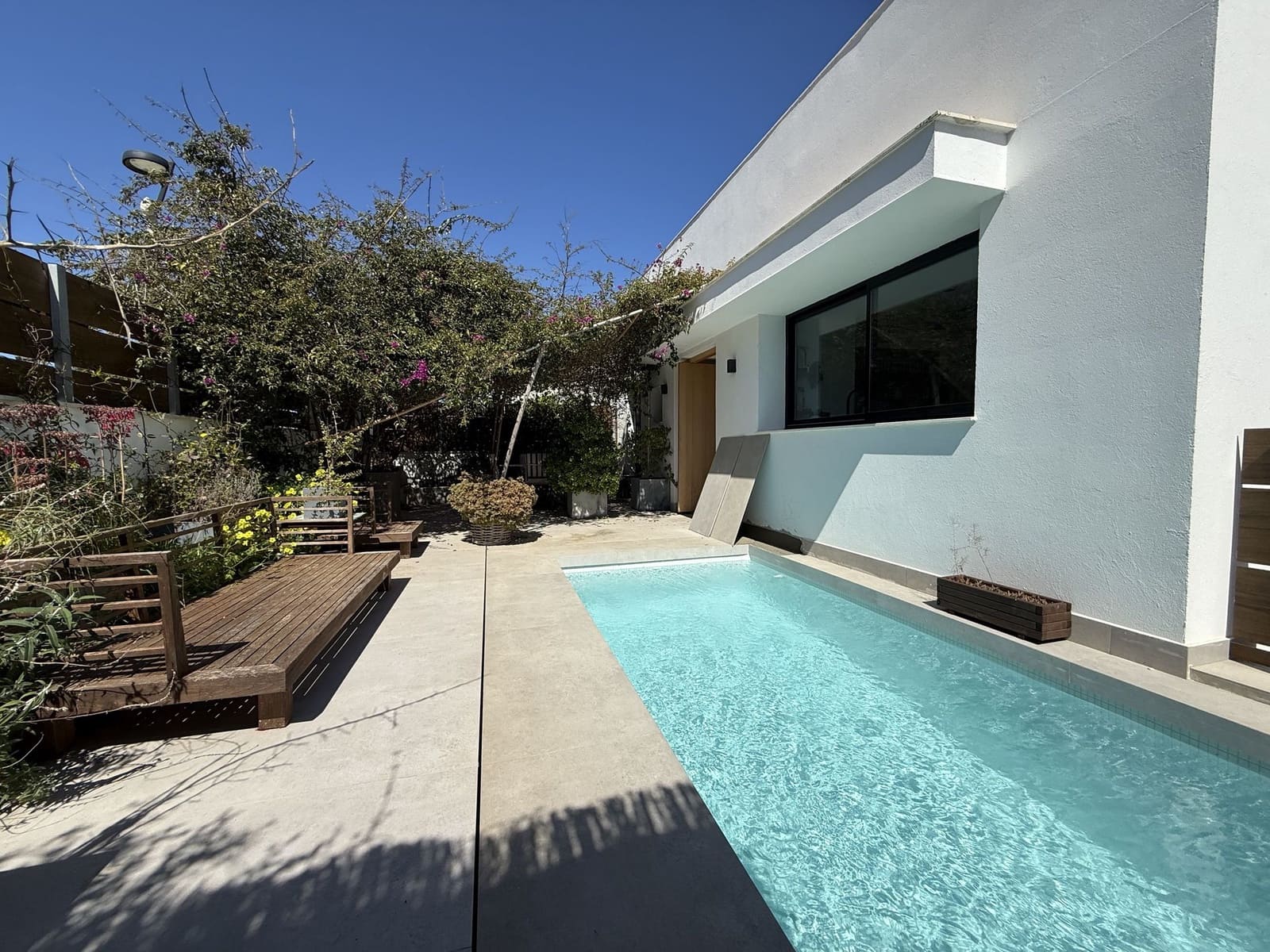 3 sypialnia Dom blizniak na sprzedaż w Nuestra Senora de Jesus z basenem garażem - 1 790 000 € (Ref: 9793274)