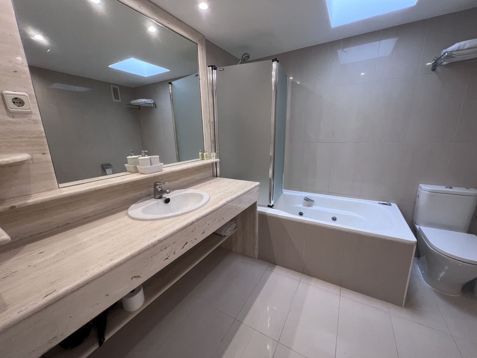 Ático de 3 habitaciones en Ibiza / Eivissa ciudad en venta con piscina garaje - 3.150.000 € (Ref: 9800972)