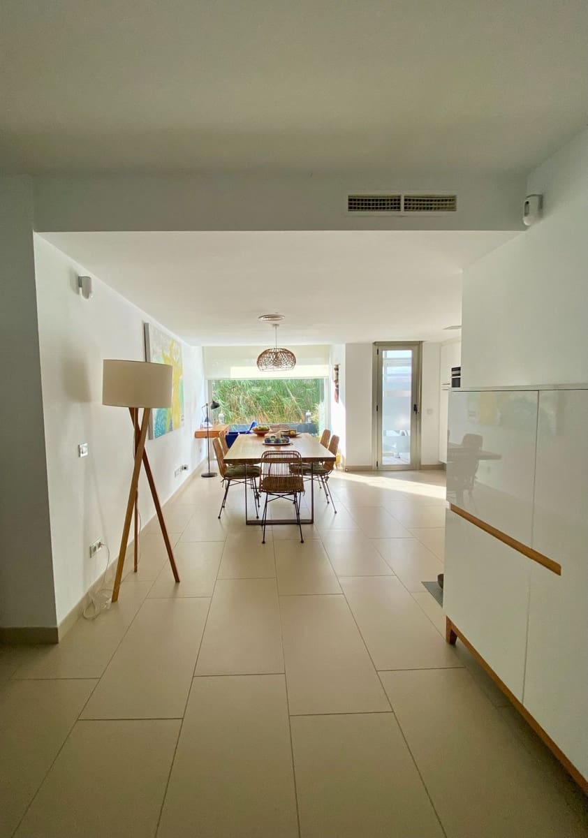 2 sypialnia Mieszkanie na sprzedaż w Talamanca z basenem garażem - 895 000 € (Ref: 9812619)