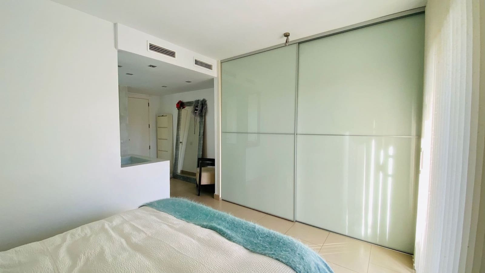 2 sypialnia Mieszkanie na sprzedaż w Talamanca z basenem garażem - 895 000 € (Ref: 9812619)