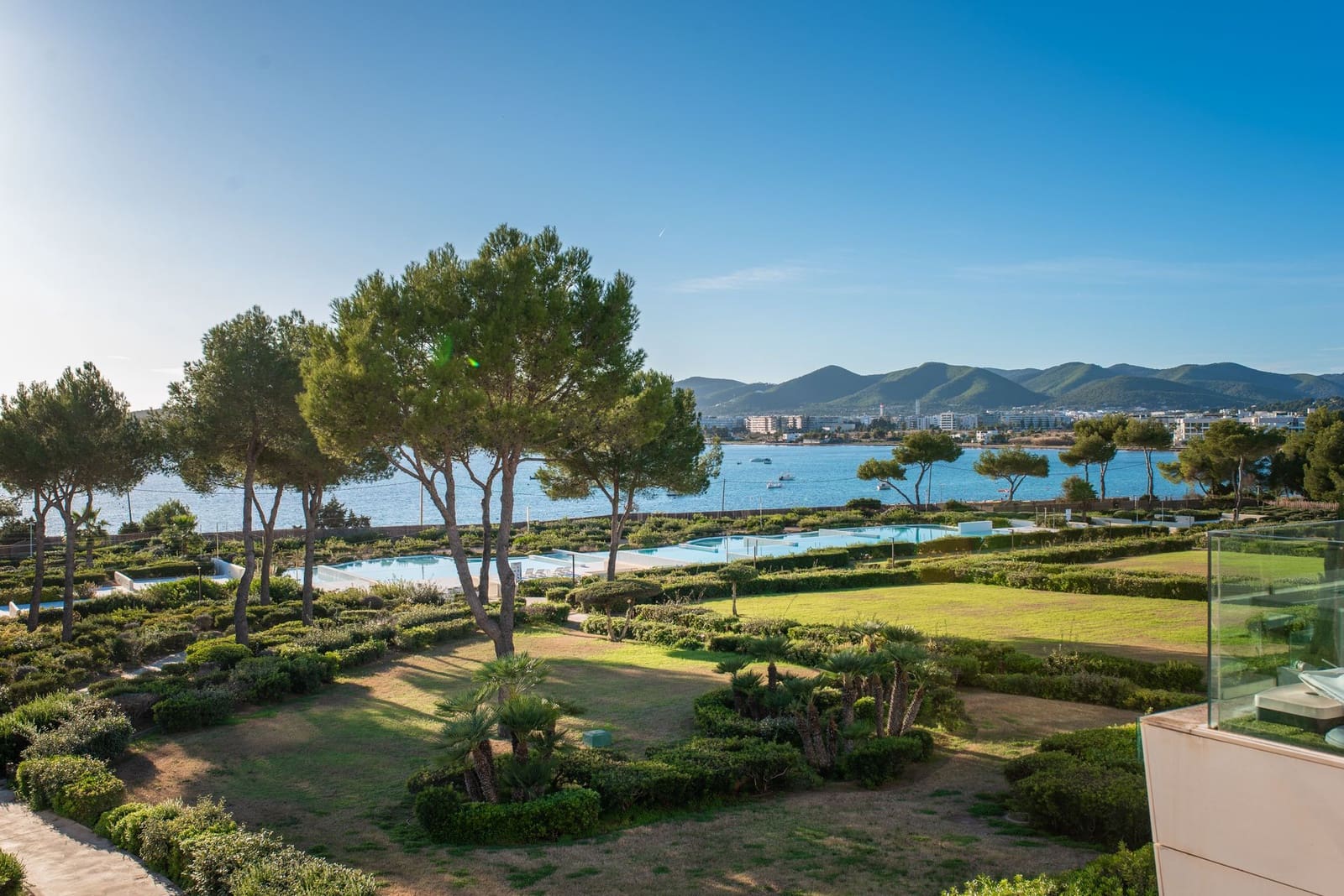 4 Zimmer Villa zu verkaufen in Santa Eulalia / Santa Eularia mit Pool Garage - 3.150.000 € (Ref: 9814096)