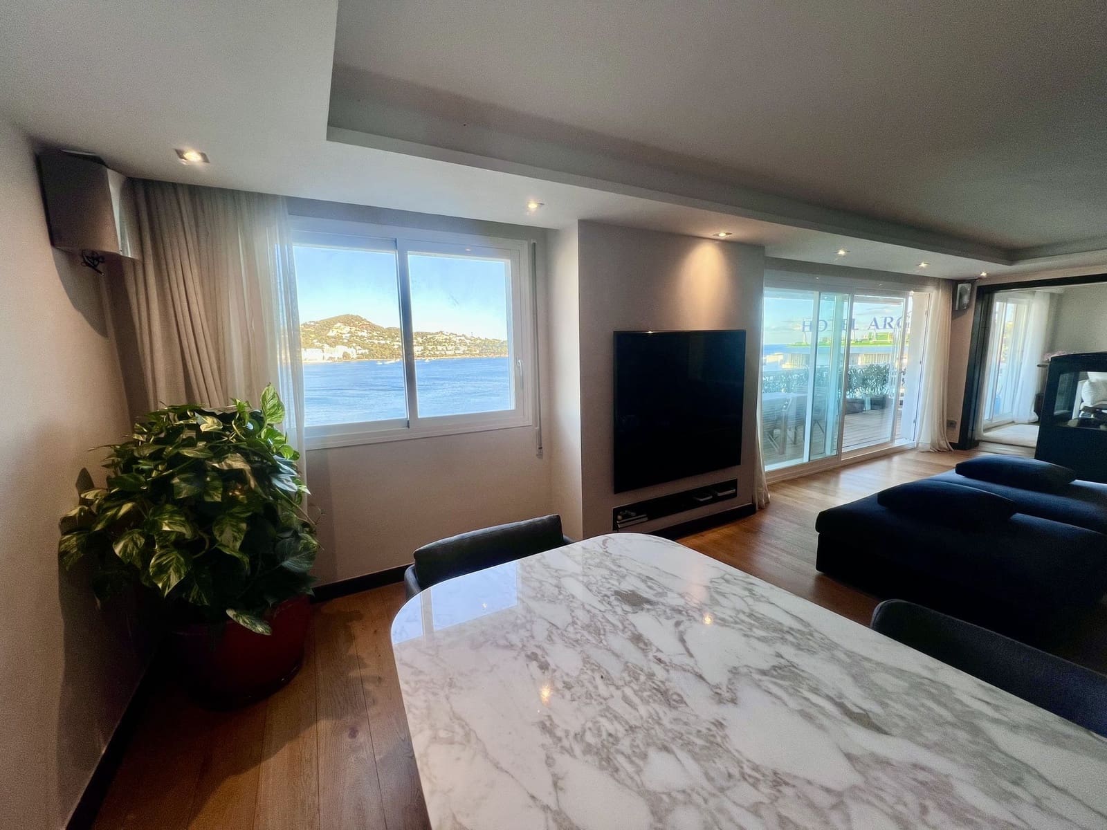 2 bedroom Penthouse for sale in Ibiza / Eivissa town with pool garage - € 3,181,500 (Ref: 9814098)
