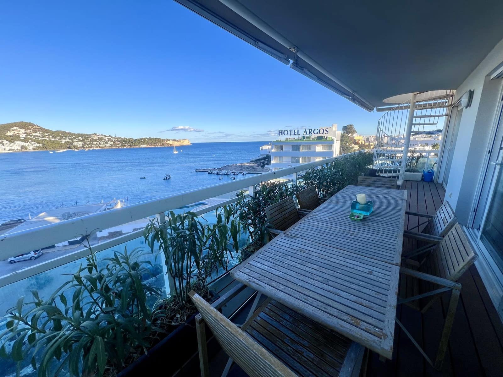 2 bedroom Penthouse for sale in Ibiza / Eivissa town with pool garage - € 3,181,500 (Ref: 9814098)