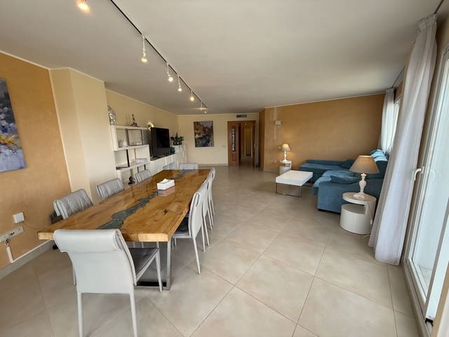 Piso de 4 habitaciones en Talamanca, Ibiza / Eivissa ciudad en venta con piscina garaje - 2.120.000 € (Ref: 9821372)