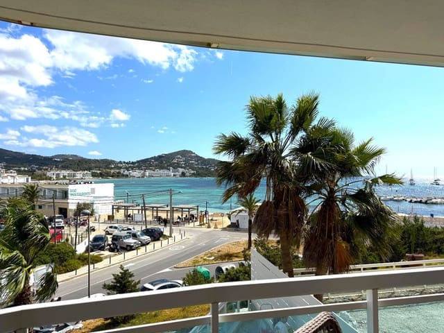 Piso de 4 habitaciones en Talamanca, Ibiza / Eivissa ciudad en venta con piscina garaje - 2.120.000 € (Ref: 9821372)