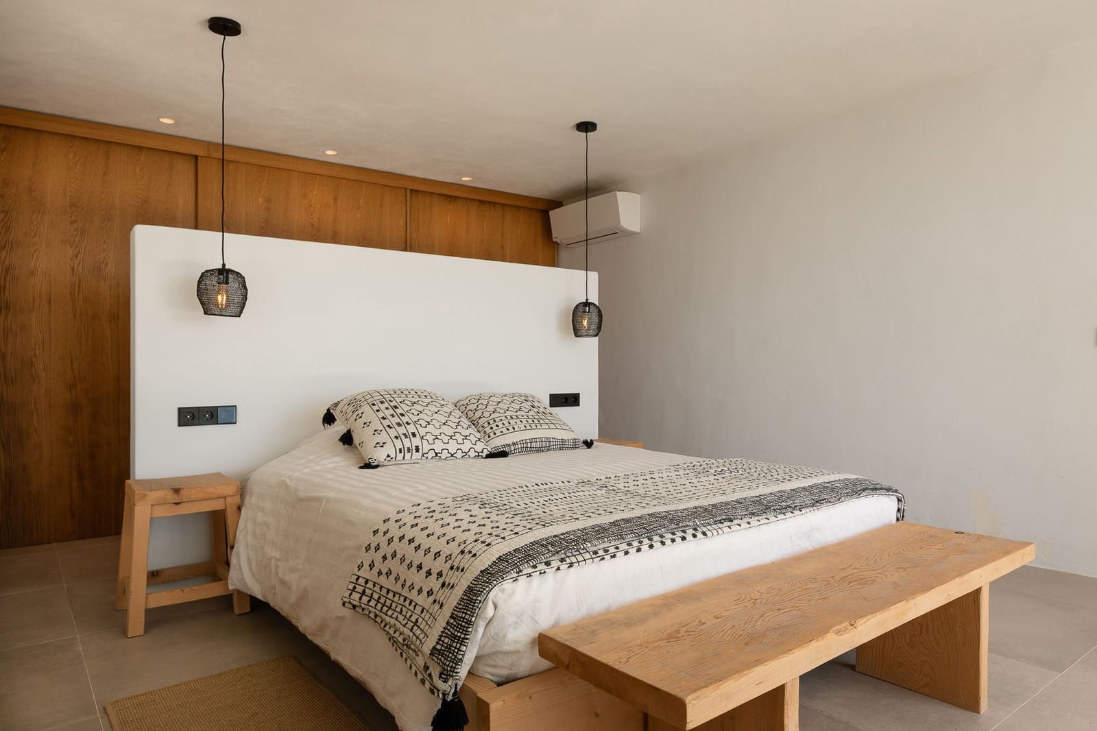6 bedroom Villa for sale in Es Cubells with pool garage - € 4,850,000 (Ref: 9838649)