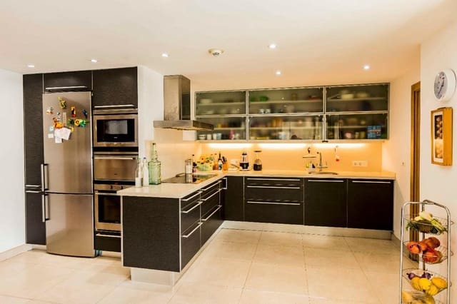 3 Zimmer Wohnung zu verkaufen in Ibiza / Eivissa Stadt mit Pool Garage - 1.600.000 € (Ref: 9858618)