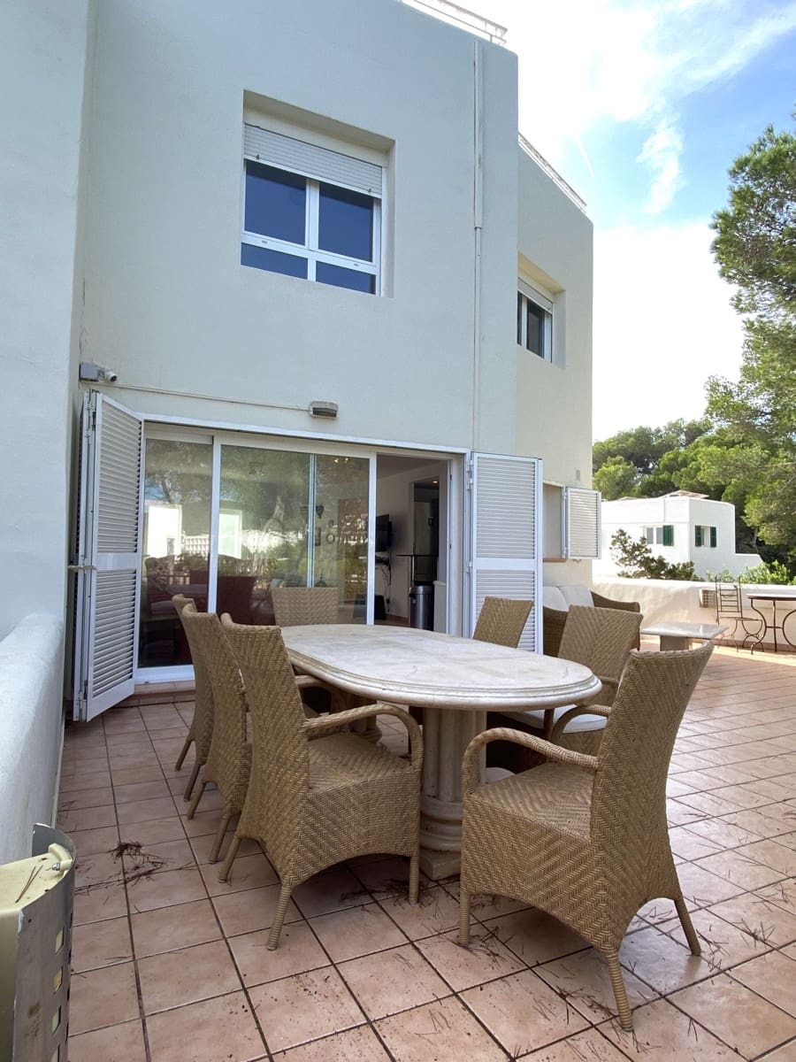 3 bedroom Semi-detached Villa for sale in La Siesta with pool garage - € 1,290,000 (Ref: 9866249)
