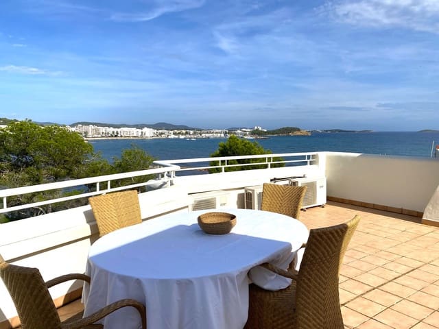 3 soverom Kjedet enebolig til salgs i La Siesta, Santa Eulalia / Santa Eularia med svømmebasseng garasje - € 1 290 000 (Ref: 9866249)