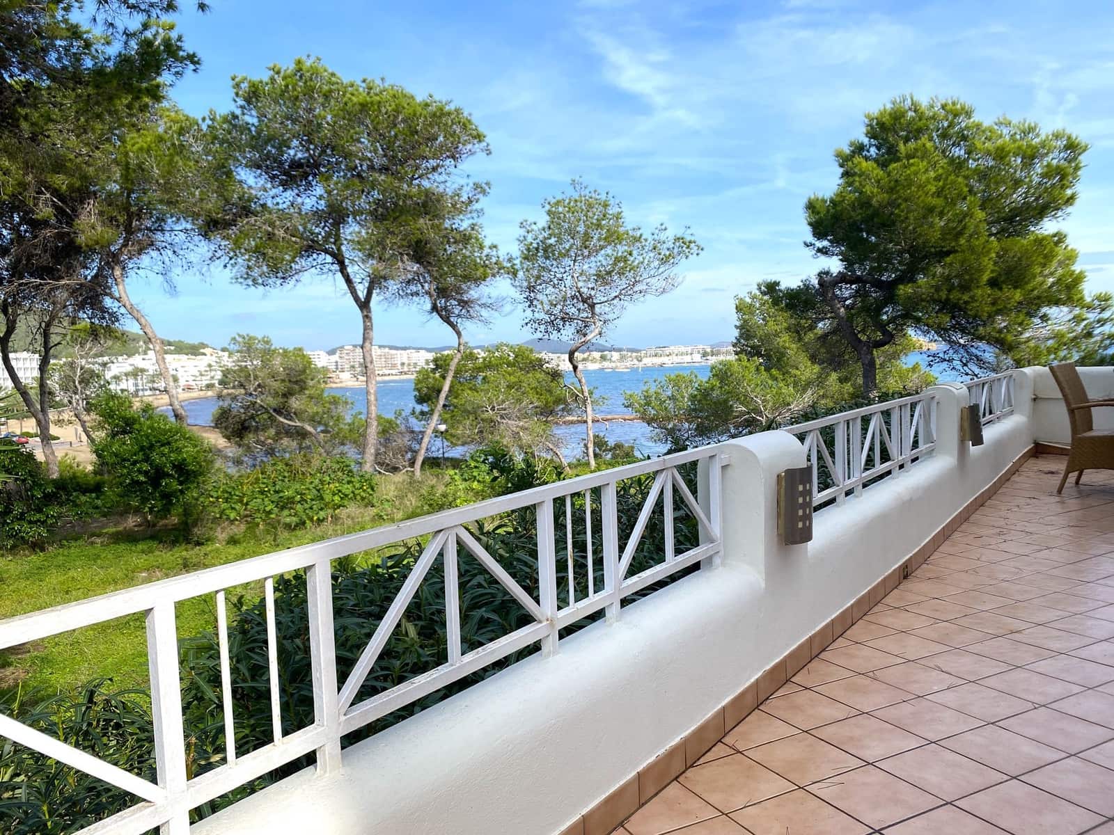 3 bedroom Semi-detached Villa for sale in La Siesta with pool garage - € 1,290,000 (Ref: 9866249)