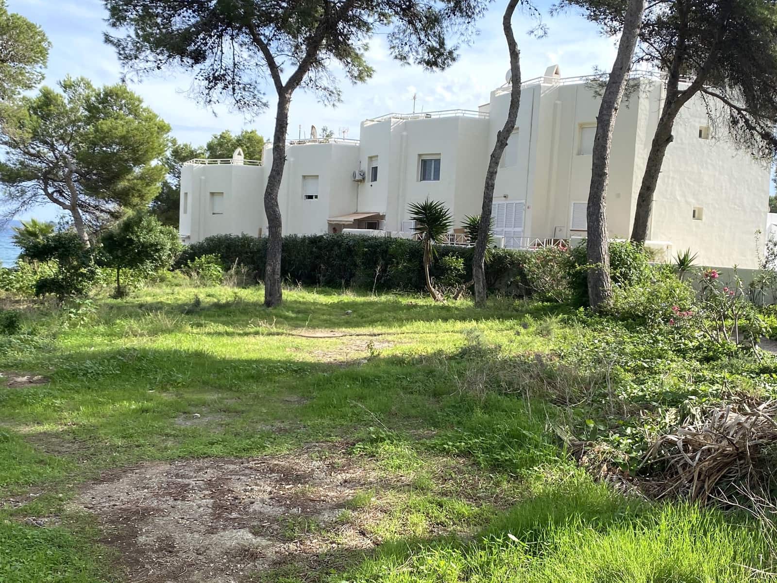 3 bedroom Semi-detached Villa for sale in La Siesta with pool garage - € 1,290,000 (Ref: 9866249)