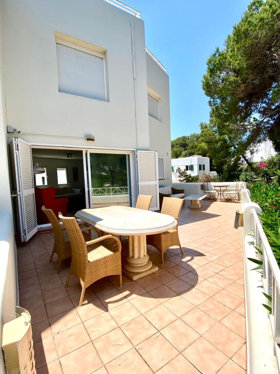 3 bedroom Semi-detached Villa for sale in La Siesta with pool garage - € 1,290,000 (Ref: 9866249)
